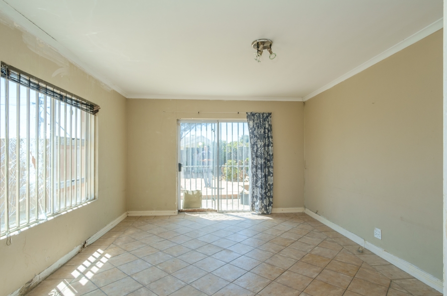 5 Bedroom Property for Sale in Ferness Estate Western Cape